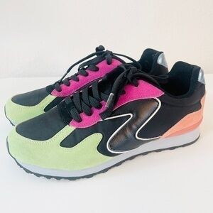 Skechers Women’s OG 85 Swift and Sleek Running Shoes Size 11